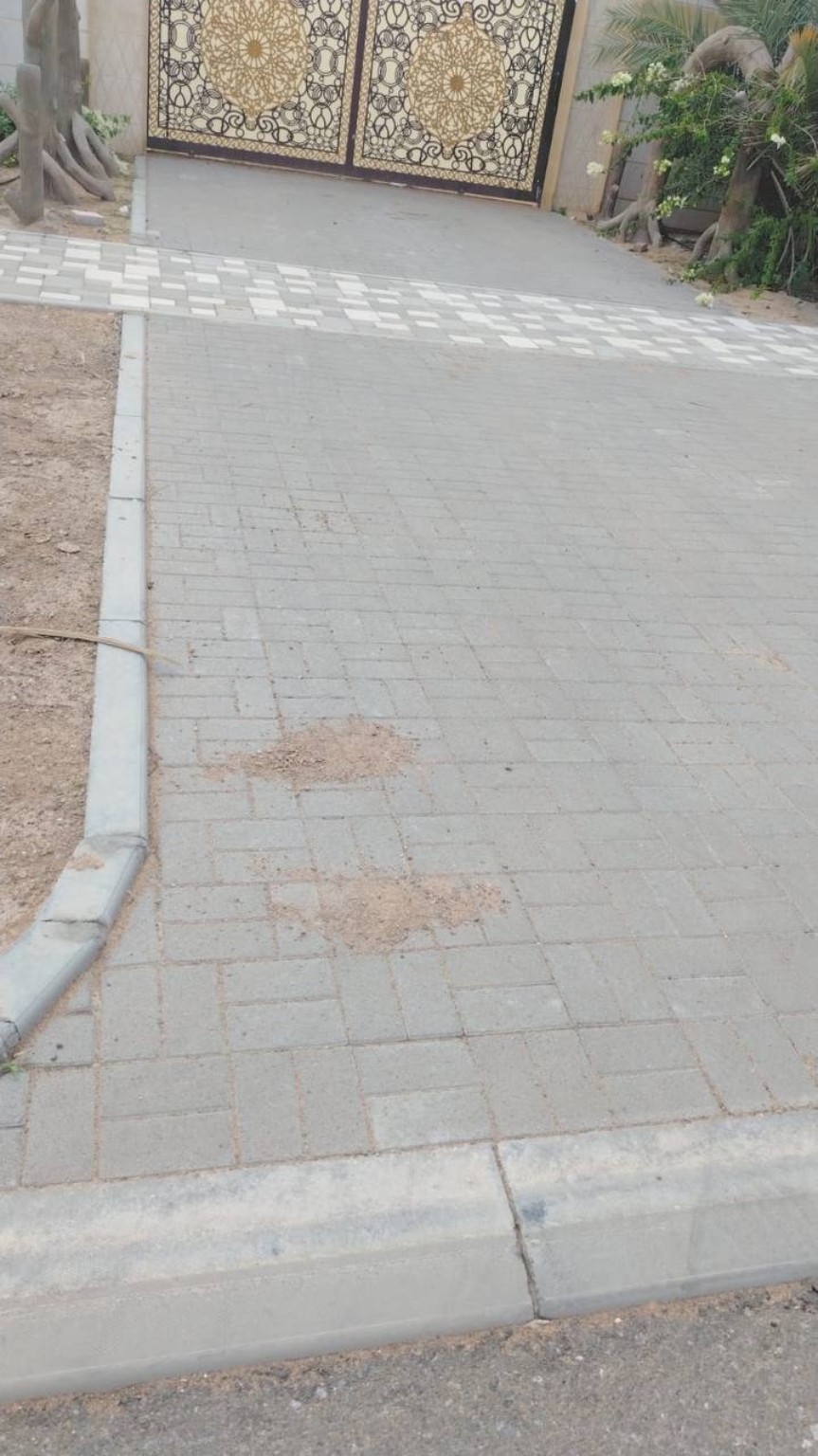 أعمال توريد ورصف مواد البناء